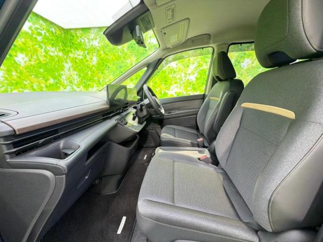 セレナ ４ＷＤ　ｅ－４ＯＲＣＥハイウェイスターＶ　純正エアロ／保証書／純正　１２．３インチ　メモリーナビ／エマージェンシーブレーキ／両側電動スライドドア／シートヒーター／アラウンドビューモニター／車線逸脱防止支援システム／プロパイロット　全周囲カメラ（6枚目）