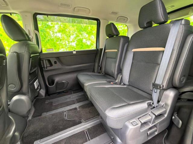 セレナ ４ＷＤ　ｅ－４ＯＲＣＥハイウェイスターＶ　純正エアロ／保証書／純正　１２．３インチ　メモリーナビ／エマージェンシーブレーキ／両側電動スライドドア／シートヒーター／アラウンドビューモニター／車線逸脱防止支援システム／プロパイロット　全周囲カメラ（7枚目）