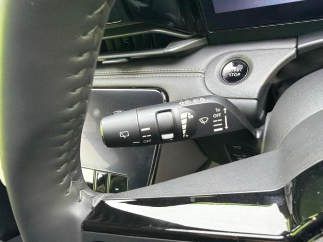 セレナ ４ＷＤ　ｅ－４ＯＲＣＥハイウェイスターＶ　純正エアロ／保証書／純正　１２．３インチ　メモリーナビ／エマージェンシーブレーキ／両側電動スライドドア／シートヒーター／アラウンドビューモニター／車線逸脱防止支援システム／プロパイロット　全周囲カメラ（16枚目）