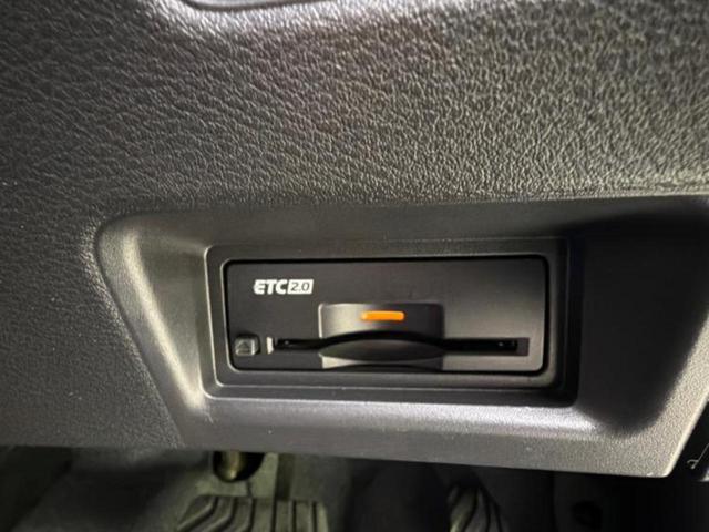 セレナ ４ＷＤ　ｅ－４ＯＲＣＥハイウェイスターＶ　純正エアロ／保証書／純正　１２．３インチ　メモリーナビ／エマージェンシーブレーキ／両側電動スライドドア／シートヒーター／アラウンドビューモニター／車線逸脱防止支援システム／プロパイロット　全周囲カメラ（18枚目）