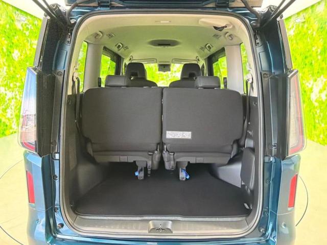 セレナ ４ＷＤ　ｅ－４ＯＲＣＥハイウェイスターＶ　純正エアロ／保証書／純正　１２．３インチ　メモリーナビ／エマージェンシーブレーキ／両側電動スライドドア／シートヒーター／アラウンドビューモニター／車線逸脱防止支援システム／プロパイロット　全周囲カメラ（19枚目）