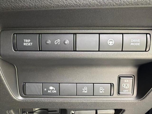 セレナ ４ＷＤ　ｅ－４ＯＲＣＥハイウェイスターＶ　純正エアロ／保証書／純正　１２．３インチ　メモリーナビ／エマージェンシーブレーキ／両側電動スライドドア／シートヒーター／アラウンドビューモニター／車線逸脱防止支援システム／プロパイロット　全周囲カメラ（27枚目）