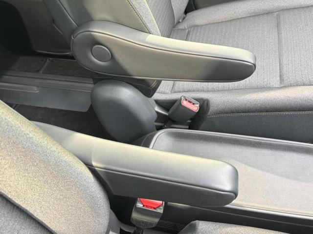 セレナ ４ＷＤ　ｅ－４ＯＲＣＥハイウェイスターＶ　純正エアロ／保証書／純正　１２．３インチ　メモリーナビ／エマージェンシーブレーキ／両側電動スライドドア／シートヒーター／アラウンドビューモニター／車線逸脱防止支援システム／プロパイロット　全周囲カメラ（32枚目）