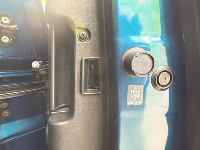 セレナ ４ＷＤ　ｅ－４ＯＲＣＥハイウェイスターＶ　純正エアロ／保証書／純正　１２．３インチ　メモリーナビ／エマージェンシーブレーキ／両側電動スライドドア／シートヒーター／アラウンドビューモニター／車線逸脱防止支援システム／プロパイロット　全周囲カメラ（47枚目）