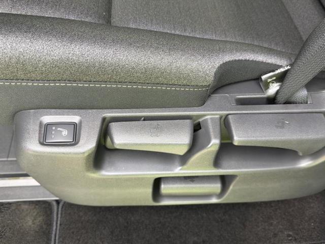 セレナ ４ＷＤ　ｅ－４ＯＲＣＥハイウェイスターＶ　純正エアロ／保証書／純正　１２．３インチ　メモリーナビ／エマージェンシーブレーキ／両側電動スライドドア／シートヒーター／アラウンドビューモニター／車線逸脱防止支援システム／プロパイロット　全周囲カメラ（52枚目）