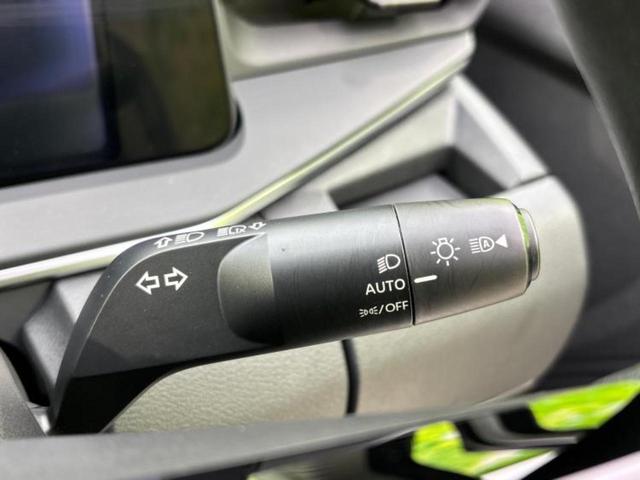 ノート Ｘ　社外　ナビ／衝突安全装置／車線逸脱防止支援システム／ヘッドランプ　ＬＥＤ／Ｂｌｕｅｔｏｏｔｈ接続／ＥＴＣ／ＥＢＤ付ＡＢＳ／横滑り防止装置／アイドリングストップ／バックモニター／エアバッグ　運転席（14枚目）