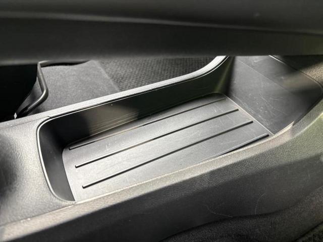 ノート Ｘ　社外　ナビ／衝突安全装置／車線逸脱防止支援システム／ヘッドランプ　ＬＥＤ／Ｂｌｕｅｔｏｏｔｈ接続／ＥＴＣ／ＥＢＤ付ＡＢＳ／横滑り防止装置／アイドリングストップ／バックモニター／エアバッグ　運転席（33枚目）