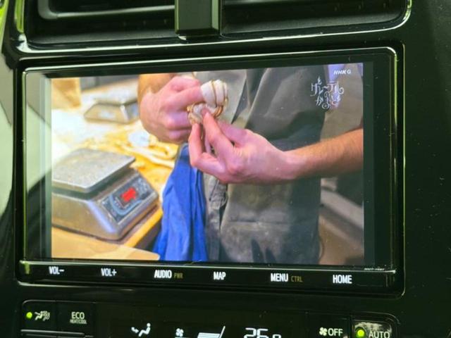 プリウス S 新品タイヤ/保証書/純正 9インチ SDナビ/トヨタセーフティセンス/ヘッドランプ LED/Bluetooth接続/ETC/EBD付ABS/横滑り防止装置/アイドリングストップ/バックモニター(12枚目)