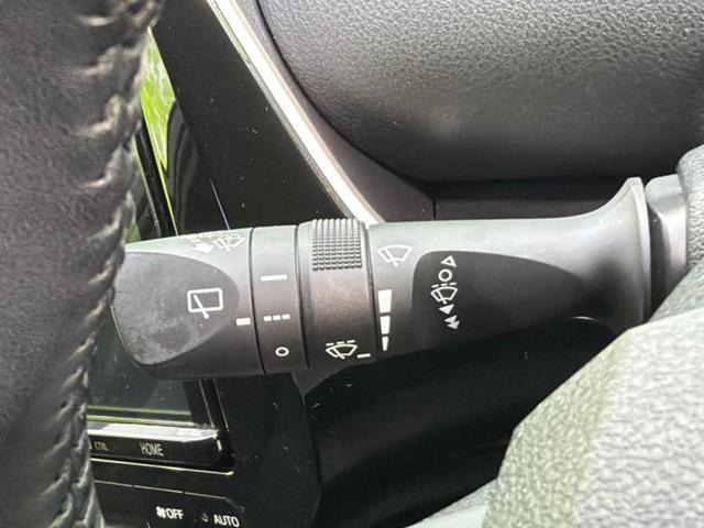 プリウス S 新品タイヤ/保証書/純正 9インチ SDナビ/トヨタセーフティセンス/ヘッドランプ LED/Bluetooth接続/ETC/EBD付ABS/横滑り防止装置/アイドリングストップ/バックモニター(16枚目)