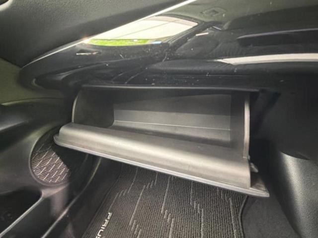 プリウス S 新品タイヤ/保証書/純正 9インチ SDナビ/トヨタセーフティセンス/ヘッドランプ LED/Bluetooth接続/ETC/EBD付ABS/横滑り防止装置/アイドリングストップ/バックモニター(35枚目)