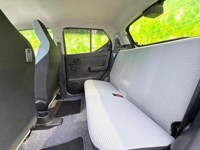 アルト Ｆ　新品タイヤ／保証書／ＥＢＤ付ＡＢＳ／横滑り防止装置／エアバッグ　運転席／エアバッグ　助手席／パワーウインドウ／キーレスエントリー／パワーステアリング／マニュアルエアコン／ユーザー買取車／ＣＤ／ラジオ（7枚目）