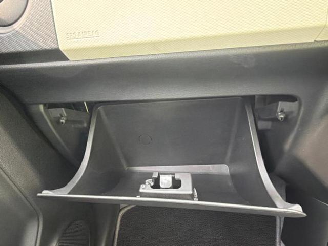 アルト Ｆ　新品タイヤ／保証書／ＥＢＤ付ＡＢＳ／横滑り防止装置／エアバッグ　運転席／エアバッグ　助手席／パワーウインドウ／キーレスエントリー／パワーステアリング／マニュアルエアコン／ユーザー買取車／ＣＤ／ラジオ（30枚目）