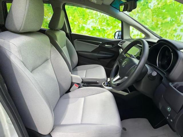 フィットハイブリッド ハイブリッド・Ｆパッケージ　新品タイヤ／保証書／純正　ＳＤナビ／ドライブレコーダー　前後／ＥＴＣ／ＥＢＤ付ＡＢＳ／横滑り防止装置／アイドリングストップ／バックモニター／エアバッグ　運転席／エアバッグ　助手席／パワーウインドウ（5枚目）