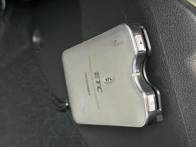 フィットハイブリッド ハイブリッド・Ｆパッケージ　新品タイヤ／保証書／純正　ＳＤナビ／ドライブレコーダー　前後／ＥＴＣ／ＥＢＤ付ＡＢＳ／横滑り防止装置／アイドリングストップ／バックモニター／エアバッグ　運転席／エアバッグ　助手席／パワーウインドウ（17枚目）