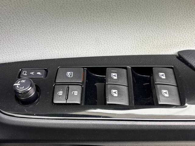 プリウス Ｓ　保証書／純正　ＳＤナビ／ヘッドランプ　ＬＥＤ／Ｂｌｕｅｔｏｏｔｈ接続／ＥＴＣ／ＥＢＤ付ＡＢＳ／横滑り防止装置／アイドリングストップ／フルセグＴＶ／ＤＶＤ／エアバッグ　運転席／エアバッグ　助手席（28枚目）