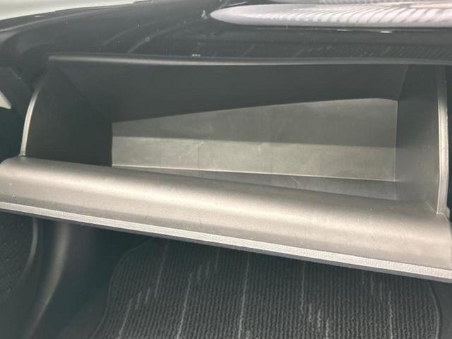 プリウス Ｓ　保証書／純正　ＳＤナビ／ヘッドランプ　ＬＥＤ／Ｂｌｕｅｔｏｏｔｈ接続／ＥＴＣ／ＥＢＤ付ＡＢＳ／横滑り防止装置／アイドリングストップ／フルセグＴＶ／ＤＶＤ／エアバッグ　運転席／エアバッグ　助手席（39枚目）