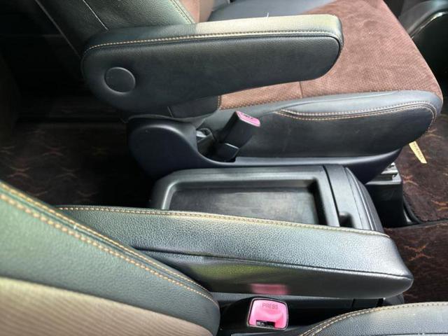 アルファード ２４０Ｓタイプゴールド２　保証書／社外　８インチ　ＳＤナビ／フリップダウンモニター　社外　１１．４インチ／両側電動スライドドア／シート　ハーフレザー／電動バックドア／ヘッドランプ　ＨＩＤ／Ｂｌｕｅｔｏｏｔｈ接続／ＥＴＣ（31枚目）