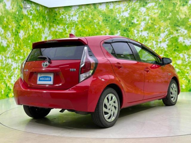 アクア Ｓ　新品タイヤ／保証書／純正　ＳＤナビ／シートヒーター　前席／ＥＴＣ／ＥＢＤ付ＡＢＳ／横滑り防止装置／アイドリングストップ／バックモニター／ワンセグＴＶ／禁煙車／エアバッグ　運転席／エアバッグ　助手席（3枚目）