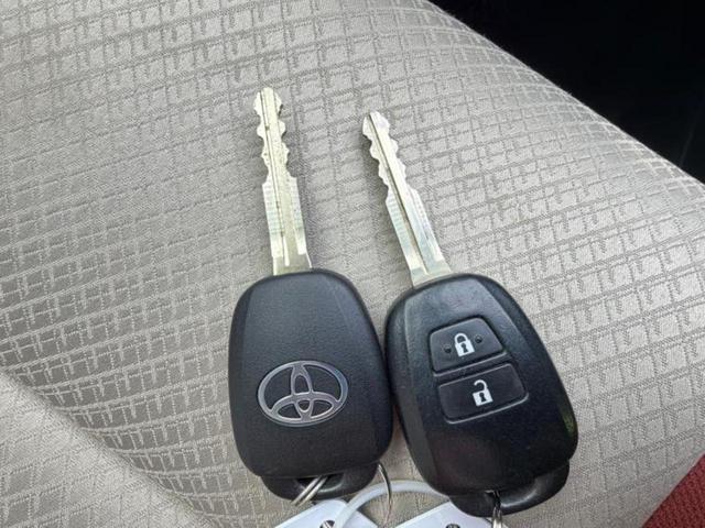 アクア Ｓ　新品タイヤ／保証書／純正　ＳＤナビ／シートヒーター　前席／ＥＴＣ／ＥＢＤ付ＡＢＳ／横滑り防止装置／アイドリングストップ／バックモニター／ワンセグＴＶ／禁煙車／エアバッグ　運転席／エアバッグ　助手席（33枚目）