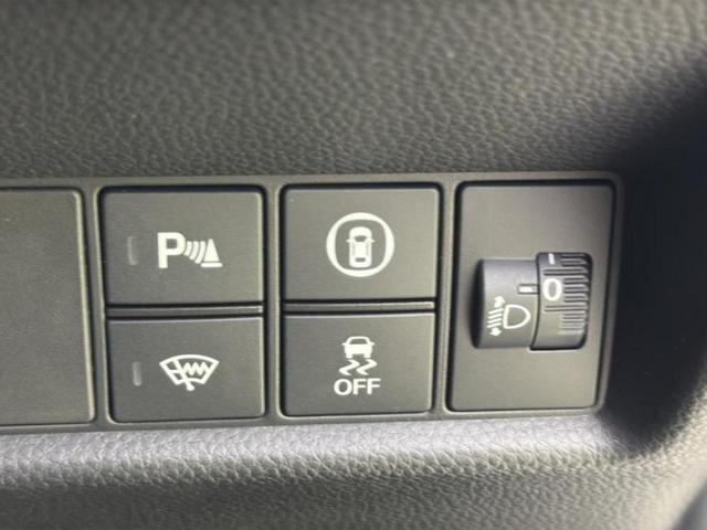 フィット ｅＨＥＶリュクス　純正　８インチ　ＳＤナビ／衝突安全装置／シートヒーター／車線逸脱防止支援システム／シート　合皮／ドライブレコーダー　前後／ヘッドランプ　ＬＥＤ／Ｂｌｕｅｔｏｏｔｈ接続／ＥＴＣ／ＥＢＤ付ＡＢＳ　ドラレコ（26枚目）