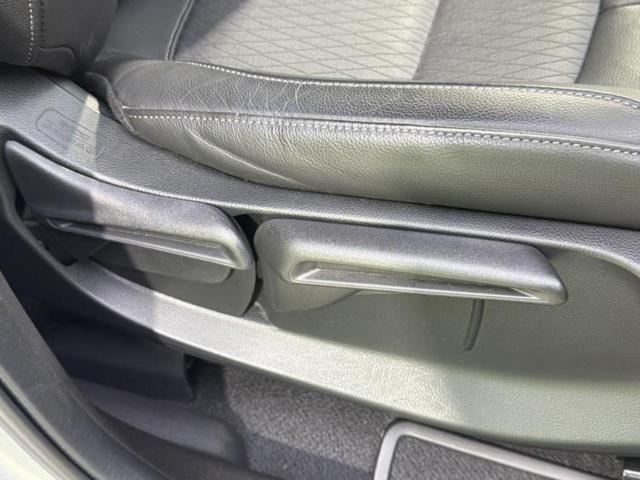 フィット ｅＨＥＶリュクス　純正　８インチ　ＳＤナビ／衝突安全装置／シートヒーター／車線逸脱防止支援システム／シート　合皮／ドライブレコーダー　前後／ヘッドランプ　ＬＥＤ／Ｂｌｕｅｔｏｏｔｈ接続／ＥＴＣ／ＥＢＤ付ＡＢＳ　ドラレコ（41枚目）