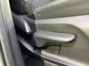 WECARSの展示場では実際に見て、触ってお車をお選びいただけます!知識の豊富な営業スタッフが様々なカーライフをご提案いたします!