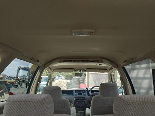 オデッセイ L 4WD 3列シート ウォークスルー AT CD DVD再生 USB エアコン パワーステアリング(10枚目)