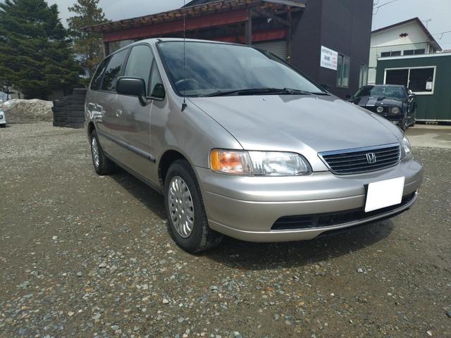 オデッセイ L 4WD 3列シート ウォークスルー AT CD DVD再生 USB エアコン パワーステアリング(12枚目)