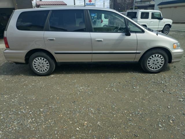 オデッセイ L 4WD 3列シート ウォークスルー AT CD DVD再生 USB エアコン パワーステアリング(14枚目)