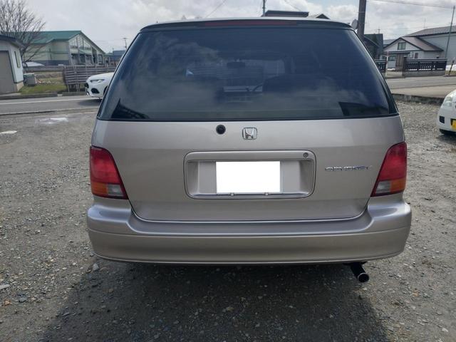 オデッセイ L 4WD 3列シート ウォークスルー AT CD DVD再生 USB エアコン パワーステアリング(16枚目)