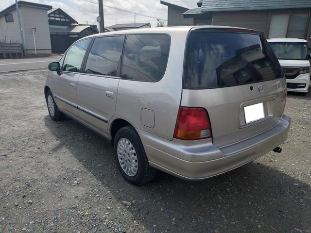 オデッセイ L 4WD 3列シート ウォークスルー AT CD DVD再生 USB エアコン パワーステアリング(17枚目)