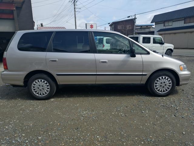 オデッセイ L 4WD 3列シート ウォークスルー AT CD DVD再生 USB エアコン パワーステアリング(22枚目)