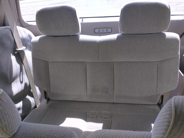 オデッセイ L 4WD 3列シート ウォークスルー AT CD DVD再生 USB エアコン パワーステアリング(24枚目)