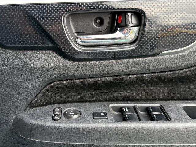 Ｎ－ＷＧＮカスタム ４ＷＤ　Ｇ・Ｌパッケージ　ＣＤ／ＤＶＤ、スマ－トキ－、キ－レスエントリー、ＴＶワンセグ、電動格納ミラー、ＨＩＤオートライト、Ｂｌｕｅｔｏｏｔｈ接続（28枚目）