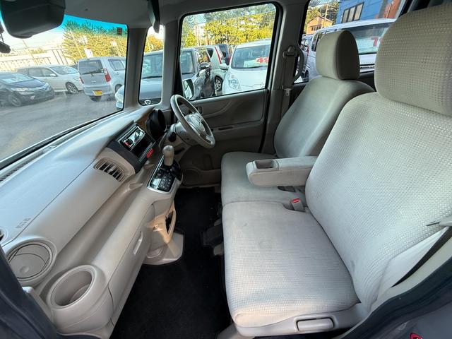 N-BOX 4WD C CD、スマ-トキ-、アイドリングストップ、キ-レスエントリー、両側スライドドア、シ-トヒータ、電動格納ミラー(12枚目)