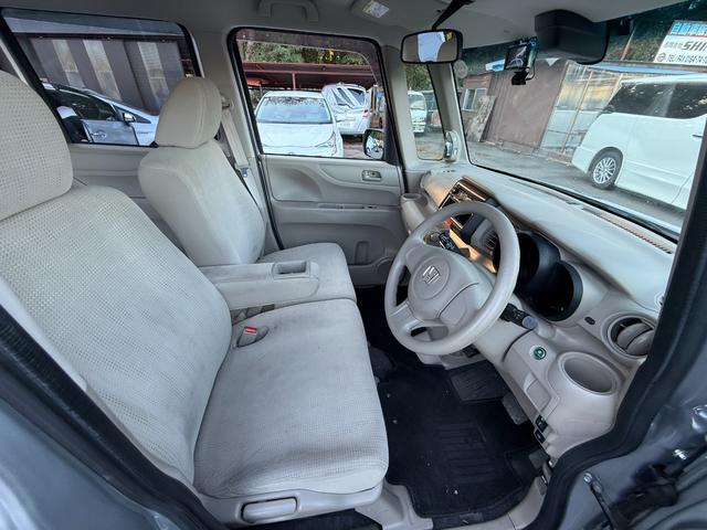 N-BOX 4WD C CD、スマ-トキ-、アイドリングストップ、キ-レスエントリー、両側スライドドア、シ-トヒータ、電動格納ミラー(15枚目)