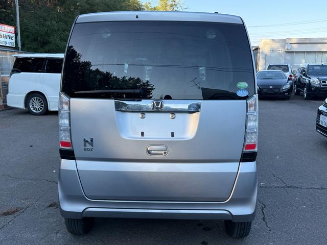 N-BOX 4WD C CD、スマ-トキ-、アイドリングストップ、キ-レスエントリー、両側スライドドア、シ-トヒータ、電動格納ミラー(18枚目)