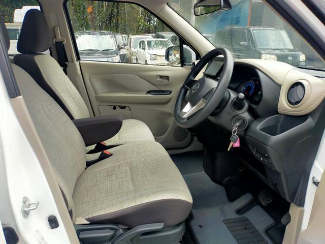 デイズ S 4WD 衝突被害軽減システム、社外ナビHDD ナビ、CD/DVD、BLUETOOTH、バックカメラ、ETC、スマ-トキ-、オートライト(12枚目)