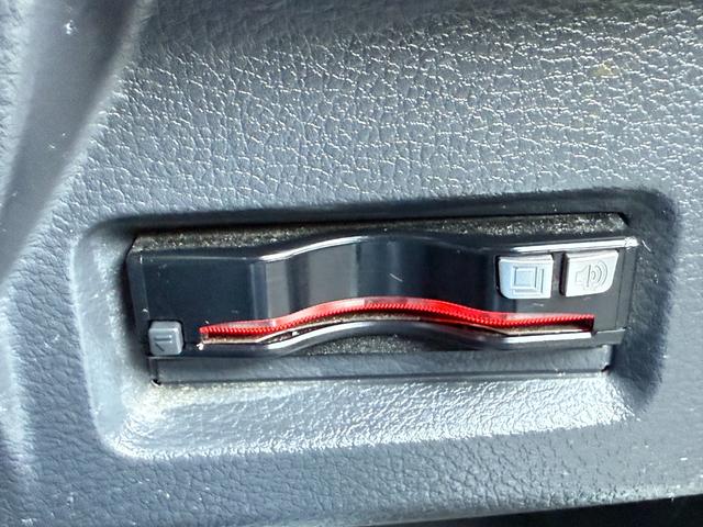 スペーシアカスタム ４ＷＤ　ＸＳ　デュアルカメラブレーキサポート装着車　衝突被害軽減システム、キーレスエントリー、スマートキー、アイドリングストップ、両側電動スライドドア、ＨＩＤオートライト、シ－トヒータ、アルミホイール付き（15枚目）