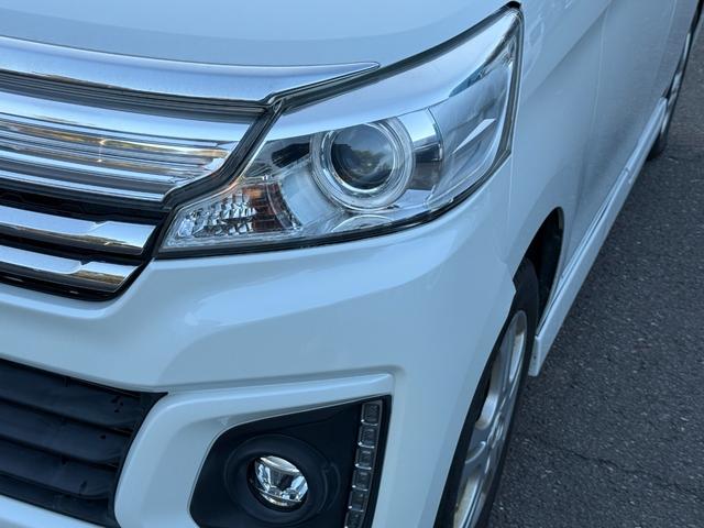 スペーシアカスタム ４ＷＤ　ＸＳ　デュアルカメラブレーキサポート装着車　衝突被害軽減システム、キーレスエントリー、スマートキー、アイドリングストップ、両側電動スライドドア、ＨＩＤオートライト、シ－トヒータ、アルミホイール付き（19枚目）