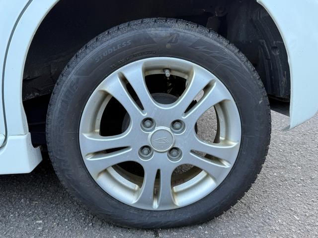 スペーシアカスタム ４ＷＤ　ＸＳ　デュアルカメラブレーキサポート装着車　衝突被害軽減システム、キーレスエントリー、スマートキー、アイドリングストップ、両側電動スライドドア、ＨＩＤオートライト、シ－トヒータ、アルミホイール付き（26枚目）