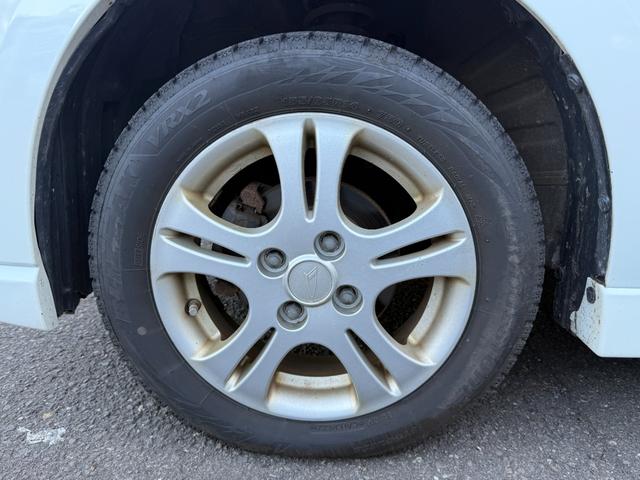 スペーシアカスタム ４ＷＤ　ＸＳ　デュアルカメラブレーキサポート装着車　衝突被害軽減システム、キーレスエントリー、スマートキー、アイドリングストップ、両側電動スライドドア、ＨＩＤオートライト、シ－トヒータ、アルミホイール付き（27枚目）