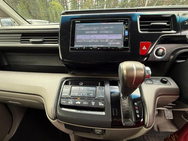 ステップワゴン G CD/DVD、ETC、TVワンセグ、バックカメラ、スマ-トキ-、アイドリングストップ、両側スライド・片側電動、Bluetooth接続、後席モニタ(15枚目)