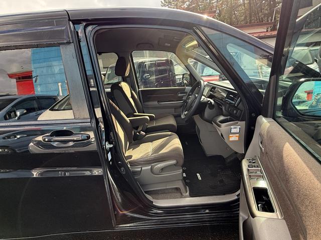 ステップワゴン G CD/DVD、ETC、TVワンセグ、バックカメラ、スマ-トキ-、アイドリングストップ、両側スライド・片側電動、Bluetooth接続、後席モニタ(23枚目)