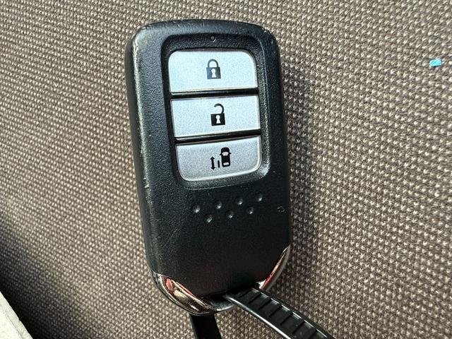 ステップワゴン G CD/DVD、ETC、TVワンセグ、バックカメラ、スマ-トキ-、アイドリングストップ、両側スライド・片側電動、Bluetooth接続、後席モニタ(56枚目)