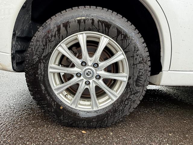 アウトランダーＰＨＥＶ ４ＷＤ　Ｅ　ＣＤ／ＤＶＤ、ＥＴＣ、ＴＶワンセグ、スマ－トキ－、シートヒーター、オートライト、Ｂｌｕｅｔｏｏｔｈ接続、ハーフレザーシート、アルミホイール付き（31枚目）