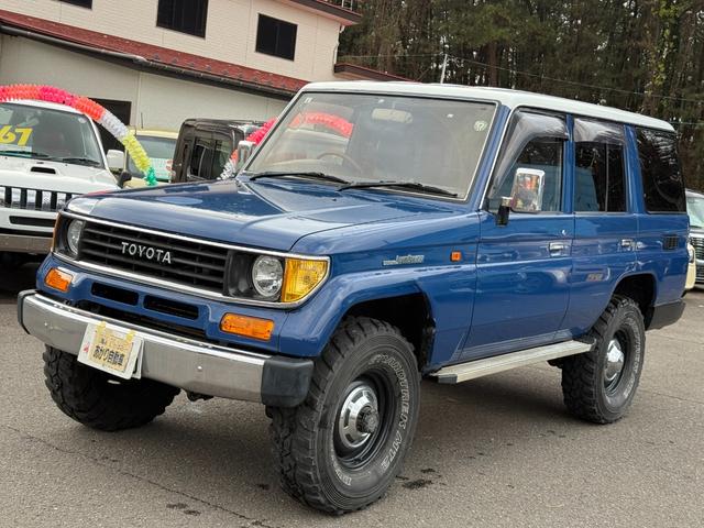 ランドクルーザープラド 切り替え4WD、タ-ボ CD/DVD、ETC、電動格納ミラー、Bluetooth接続、バックカメラ、アルミホイール付き、(6枚目)