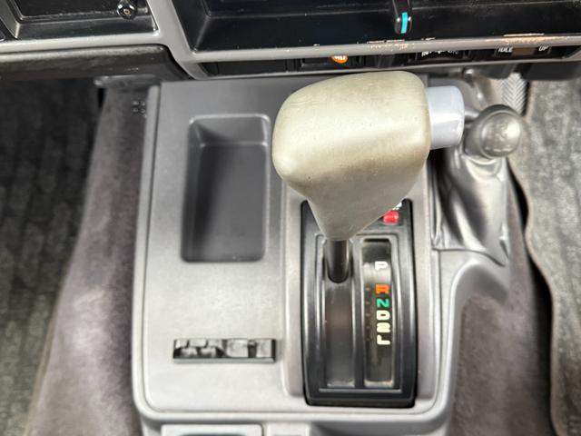 ランドクルーザープラド 切り替え4WD、タ-ボ CD/DVD、ETC、電動格納ミラー、Bluetooth接続、バックカメラ、アルミホイール付き、(17枚目)