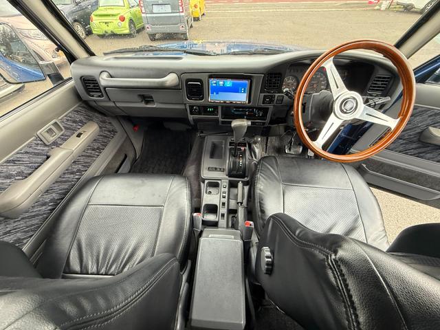 ランドクルーザープラド 切り替え4WD、タ-ボ CD/DVD、ETC、電動格納ミラー、Bluetooth接続、バックカメラ、アルミホイール付き、(25枚目)