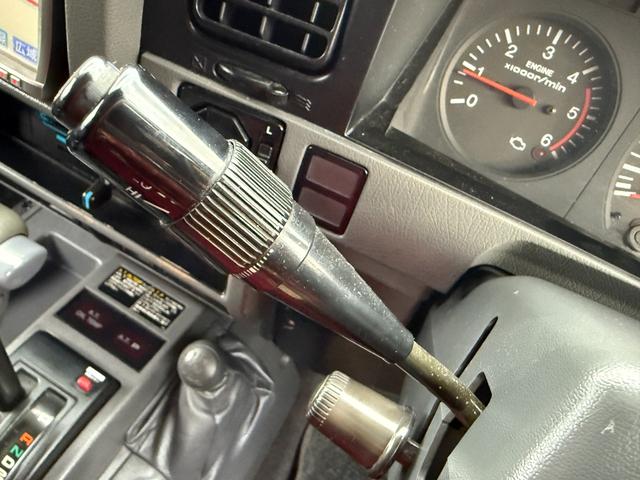 ランドクルーザープラド 切り替え4WD、タ-ボ CD/DVD、ETC、電動格納ミラー、Bluetooth接続、バックカメラ、アルミホイール付き、(32枚目)